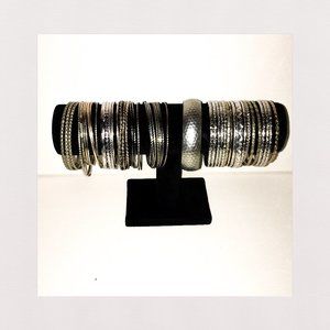 Silver Tone Bangel Set ✨